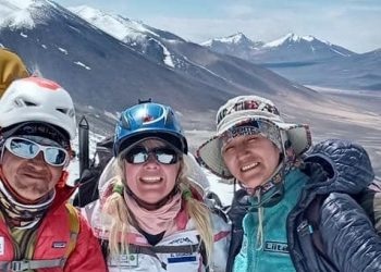 El éxito de la montañista Alfa Karina Arrué durante su expedición en Chile