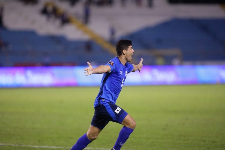 El delantero Nelson Bonilla, respondió con un gol ante Honduras, a la confianza que el técnico Hugo Pérez, ha depositado en su capacidad goleadora. Fotos David Martínez.