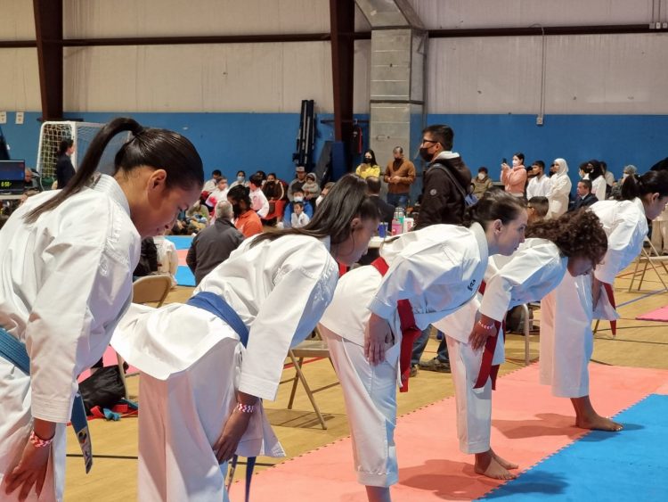 Una delegación de karate do compitió el fin de semana en la Copa Samurai realizada en Houston Texas, donde ganaron ocho medallas. Fotos FSK