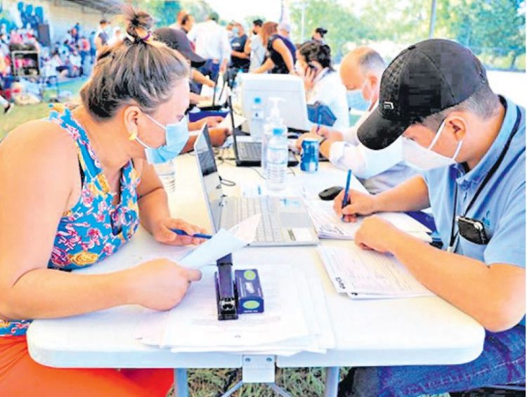 Los nuevos usuarios pudieron legalizar sus servicios de agua potable y convertirse en clientes formales./Foto: Juan Carlos Díaz.