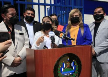 Diputada de Nuevas Ideas denuncia ante la Fiscalía sobre hackeo a su cuenta de WhatsApp