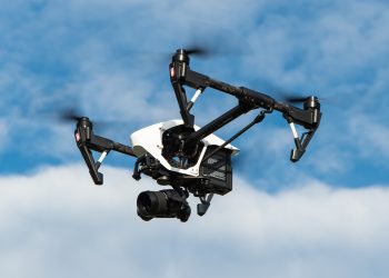 Explosión e incendio en Abu Dabi «probablemente» debido a drones