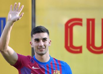 Ferran Torres y Pedri, nuevos casos positivos de COVID-19 en el Barcelona