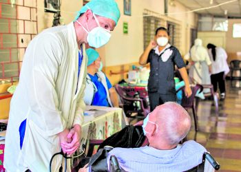 El Ministerio de Salud desarrolló una jornada médica en asilo de Usulután