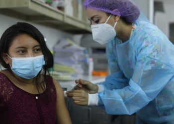 El Salvador registra cinco días sin fallecidos por COVID-19 en el 2022