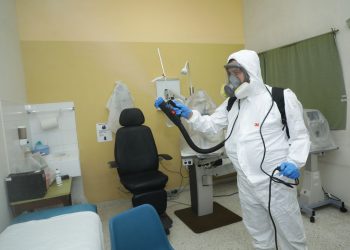 Realizan jornada de limpieza y desinfección en Hospital San Rafael