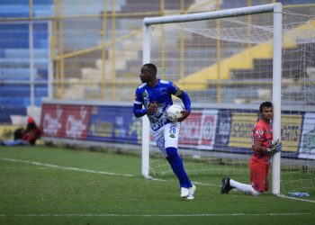 Atlético Marte se salvó de un aterrizaje forzoso en el Cuscatlán