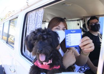 «Triny» y su familia acudieron a vacunarse contra la COVID-19 para proteger sus vidas y las de muchos salvadoreños
