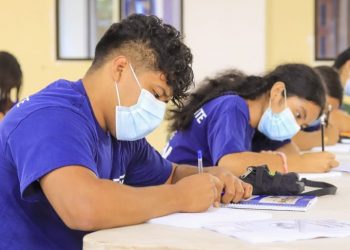 Empléate Joven, una tabla para surfear hacia el desarrollo