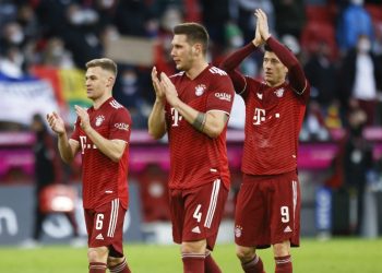 Bayern golea 4-1 al Greuther Fürth, Dortmund por 6-0 al «Gladbach»