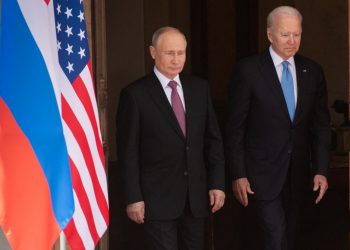 Putin y Biden aceptan cumbre propuesta por Macron para contener crisis ucraniana