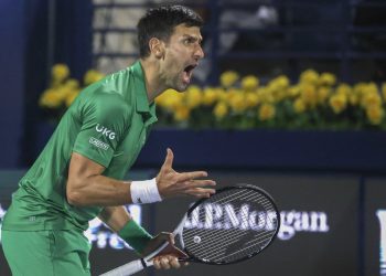 Novak Djokovic gana en Dubái en su regreso a la competición