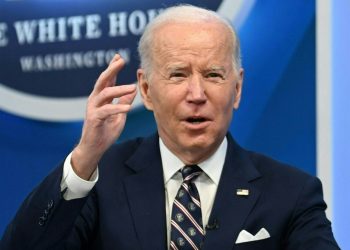 Biden anuncia sanciones que cortan a Rusia de la financiación de Occidente
