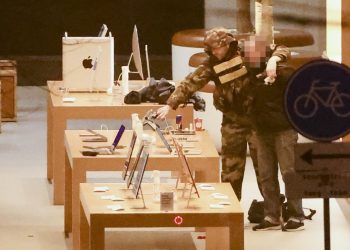El sospechoso de la toma de rehenes en Ámsterdam murió de heridas en el hospital