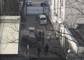 Rusia comienza a evacuar a su personal diplomático de Ucrania