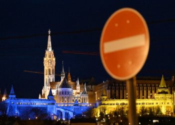 Hungría se ofrece para acoger negociaciones entre Rusia y Ucrania