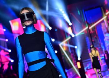 En los desfiles de moda de Milán, las aceras se transforman en pasarelas