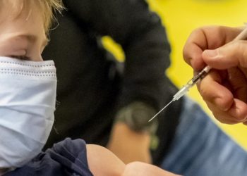 Pfizer pide a EE. UU. la aprobación de su vacuna anticovid para niños menores de 5 años