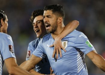 Uruguay golea 4-1 a Venezuela y se aferra a puestos de clasificación a Catar 2022