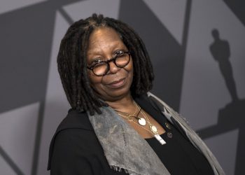 Whoopi Goldberg suspendida por canal ABC por comentarios sobre el Holocausto