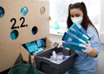 Los test de saliva para detectar el covid-19 triunfan en Austria