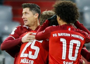 Bayern gana 3-2 a Leipzig y se distancia a nueve puntos del Dortmund
