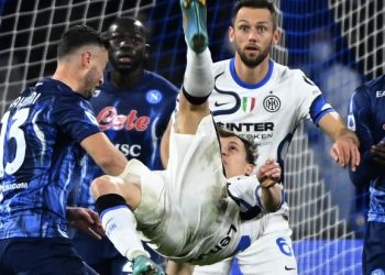 El Inter empata en Nápoles y deja en bandeja el liderato al Milan