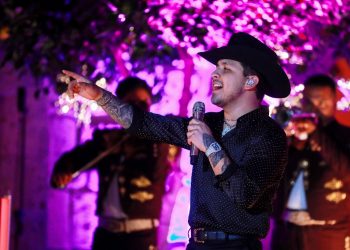 Christian Nodal estrena «Ya no somos ni seremos»