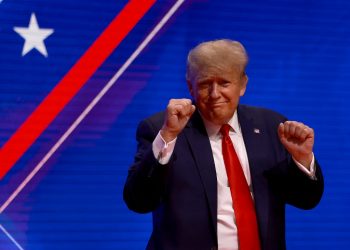 Trump se da un baño de masas en el congreso anual de los conservadores de EE. UU.