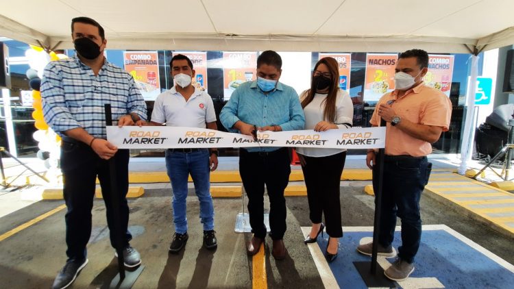 RoadMarket abrió una nueva tienda de conveniencia, la cual funcionará en la estación de servicio de la 14 Avenida Sur y 31 calle Poniente, en la colonia El Palmar de Santa Ana./Foto: Juan Carlos Barahona.