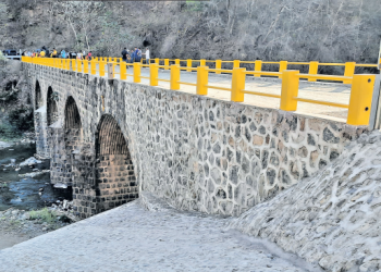 Obras Públicas reinaugura puente en río Quezalapa