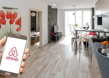 Airbnb ofrecerá 100,000 alojamientos temporales a ucranianos que huyen del conflicto