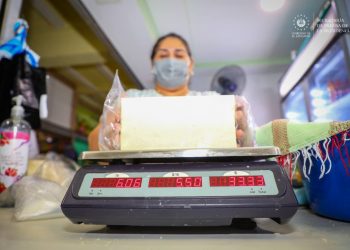 Comerciantes reportan baja en los precios de los lácteos