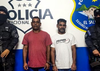 PNC detiene a dos sujetos con armas de fuego en La Libertad
