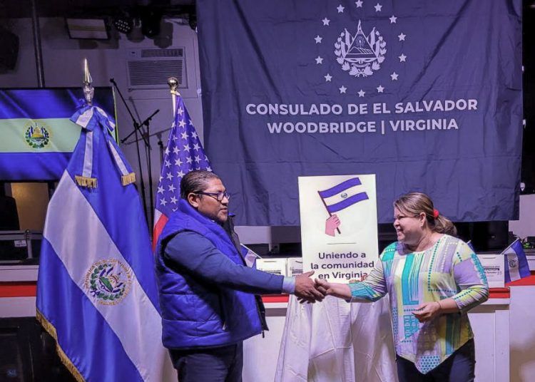 El cónsul salvadoreño Guillermo Olivo dijo que la diáspora tendrá otro espacio para expresar su opinión.