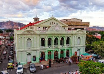 Ministerio de Cultura conmemora 112 aniversario del Teatro Nacional de Santa Ana