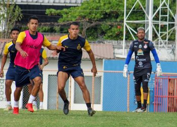 Pelea con olor a descenso entre jaguares y mantequeros