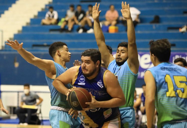 El quinteto de Santa Tecla venció al Sonzacate y avanzó a la final del Torneo Clausura 2022. Fotos INDES