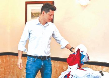 Concejal y cinco directores se retiran del partido ARENA