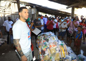 Pugilista Pablo Valdez demuestra su toque de solidaridad fuera del ring