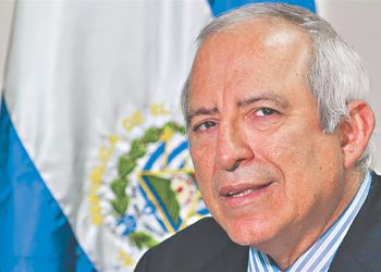 Rector de la UCA es citado para explicar uso de fondos recibidos