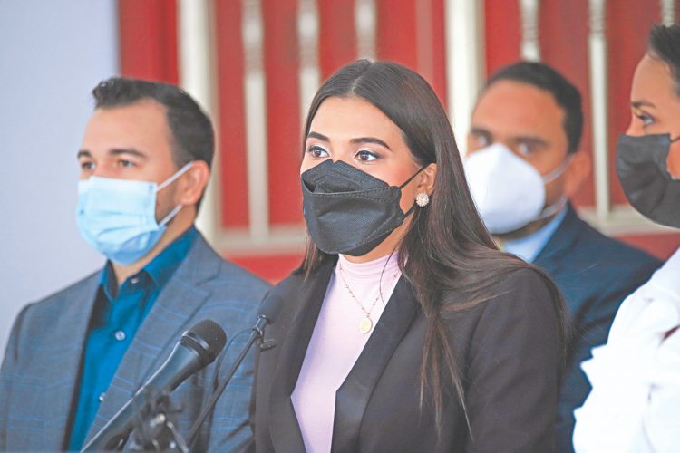 Citatorios
El rector de la
UCA, Andreu
Oliva, debe
comparecer
hoy, y la
exfuncionaria del
FMLN Blanca
Bonilla, mañana.
