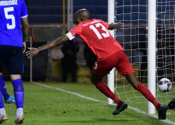 ¿Cómo entró? Así fue el extraño gol marcado por Canadá a La Selecta
