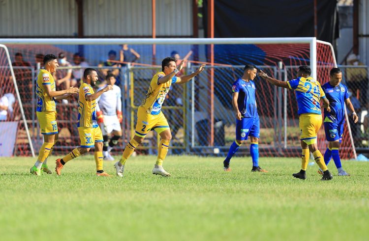 El Jocoro superó en todo a Municipal Limeñpo y le venció de forma contundente 3-0. Foto Diego GarcíaÍA