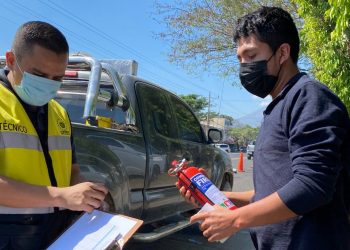 Conasevi y la PNC continúan efectuando controles vehiculares en la zona oriental