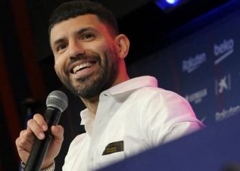 «Soy Iron Man», el Kun Agüero bromea con el microchip implantado para monitorear su corazón