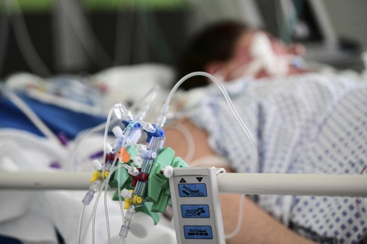 Ingresos. El país reportó más de 140 pacientes en la unidad de cuidados intensivos en la red hospitalaria.