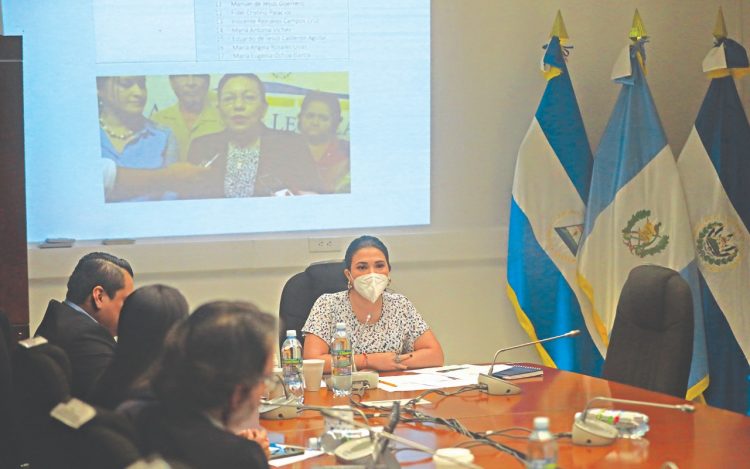 La Asamblea Legislativa continúa investigando para dejar fuera de la
impunidad los diferentes casos de corrupción.