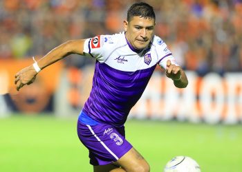 Roberto Domínguez tendrá que esperar hasta junio para jugar de nuevo fuera del país 