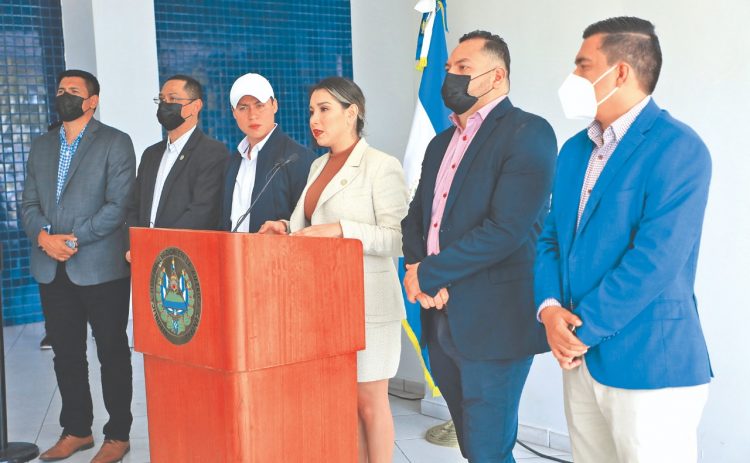 La comisión financiera recibió ayer a Douglas Rodríguez, presidente del Banco Central de
Reserva, junto con su equipo técnico, que brindaron valiosos aportes para las reformas.